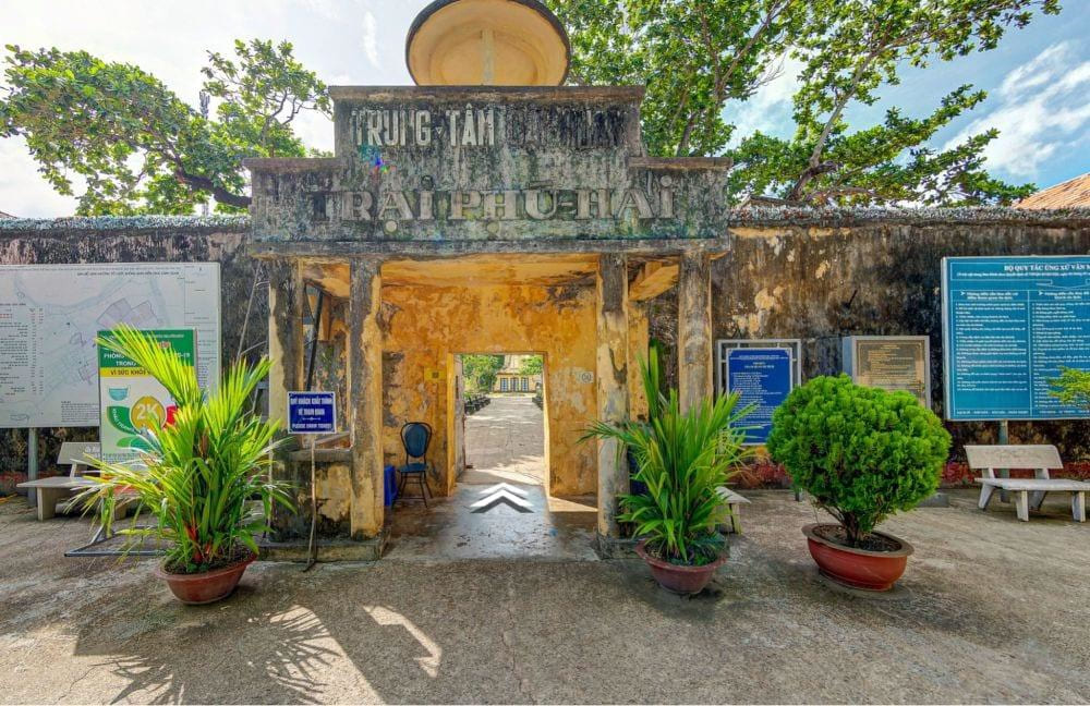 Di tích Trại Phú Hải (Nguồn: Du lịch Côn Đảo 360°)